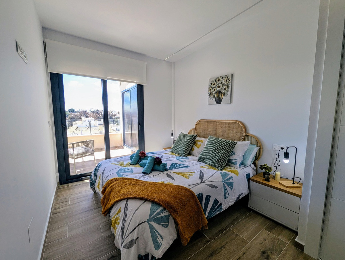 For sale - 2 Bedroom 2 Bathroom Penthouse in Villamartin - Villamartin  - Alicante