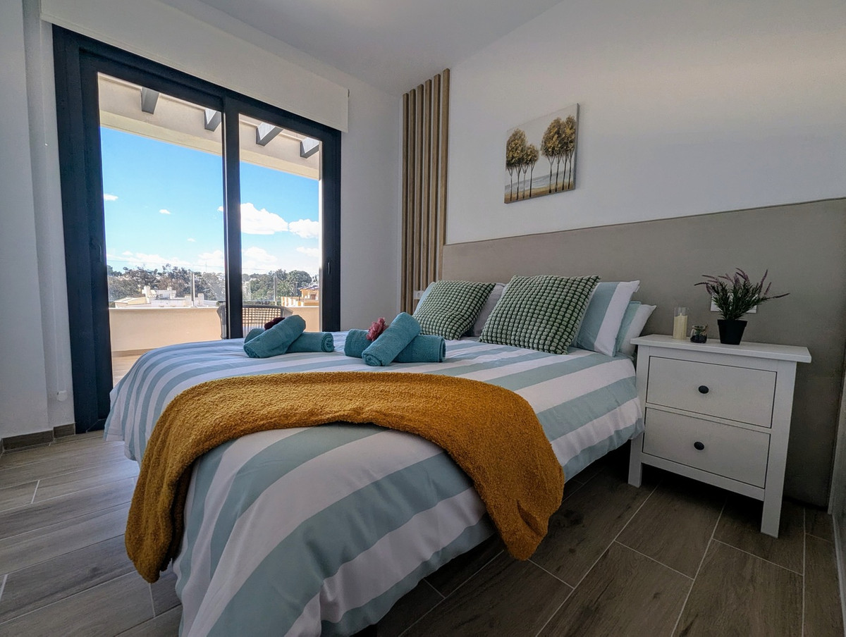For sale - 2 Bedroom 2 Bathroom Apartment in Villamartin  - Villamartin  - Alicante