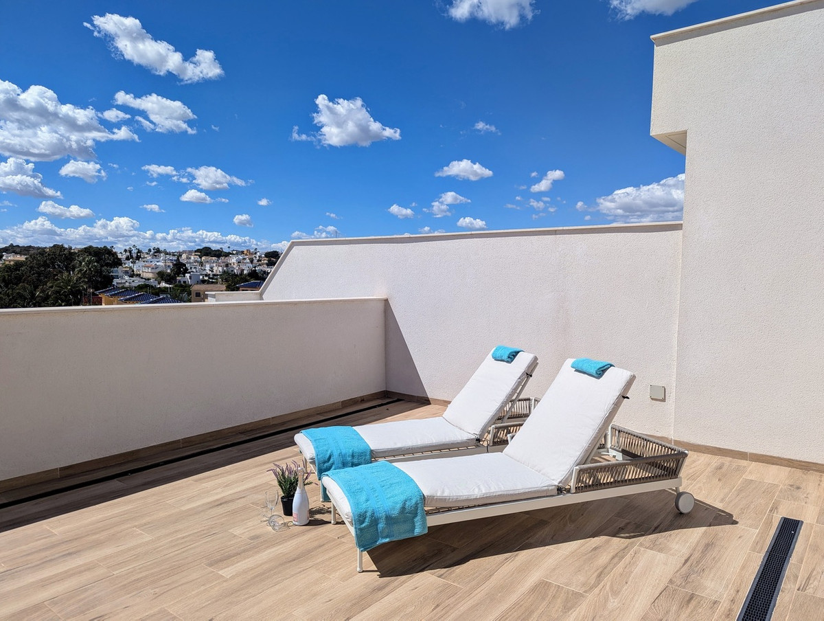 For sale - 2 Bedroom 2 Bathroom Penthouse in Villamartin - Villamartin  - Alicante