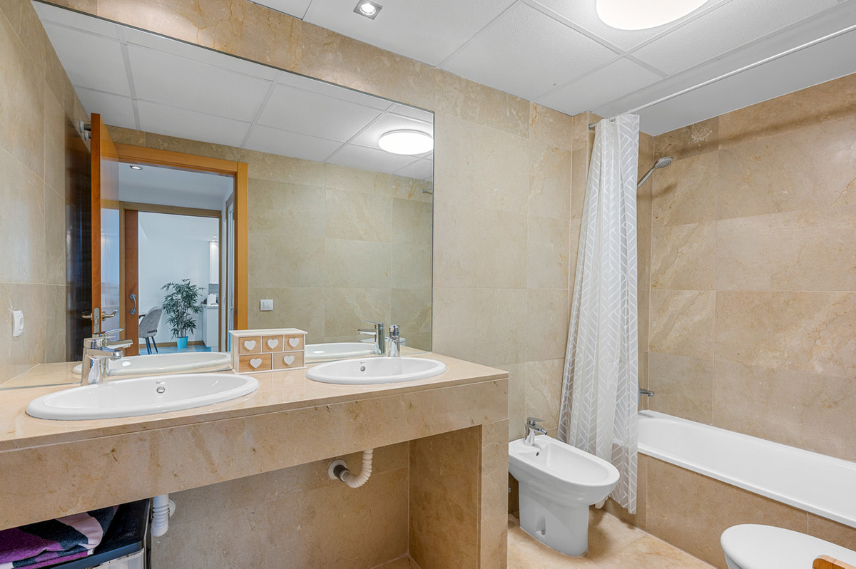 For sale - 2 Bedroom 1 Bathroom Ground Floor Apartment in Villamartin - Campoamor  - Alicante