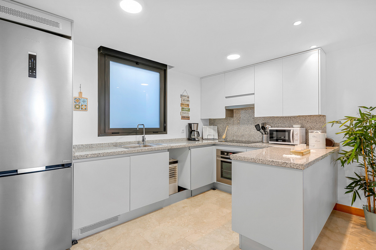 For sale - 2 Bedroom 1 Bathroom Ground Floor Apartment in Villamartin - Campoamor  - Alicante