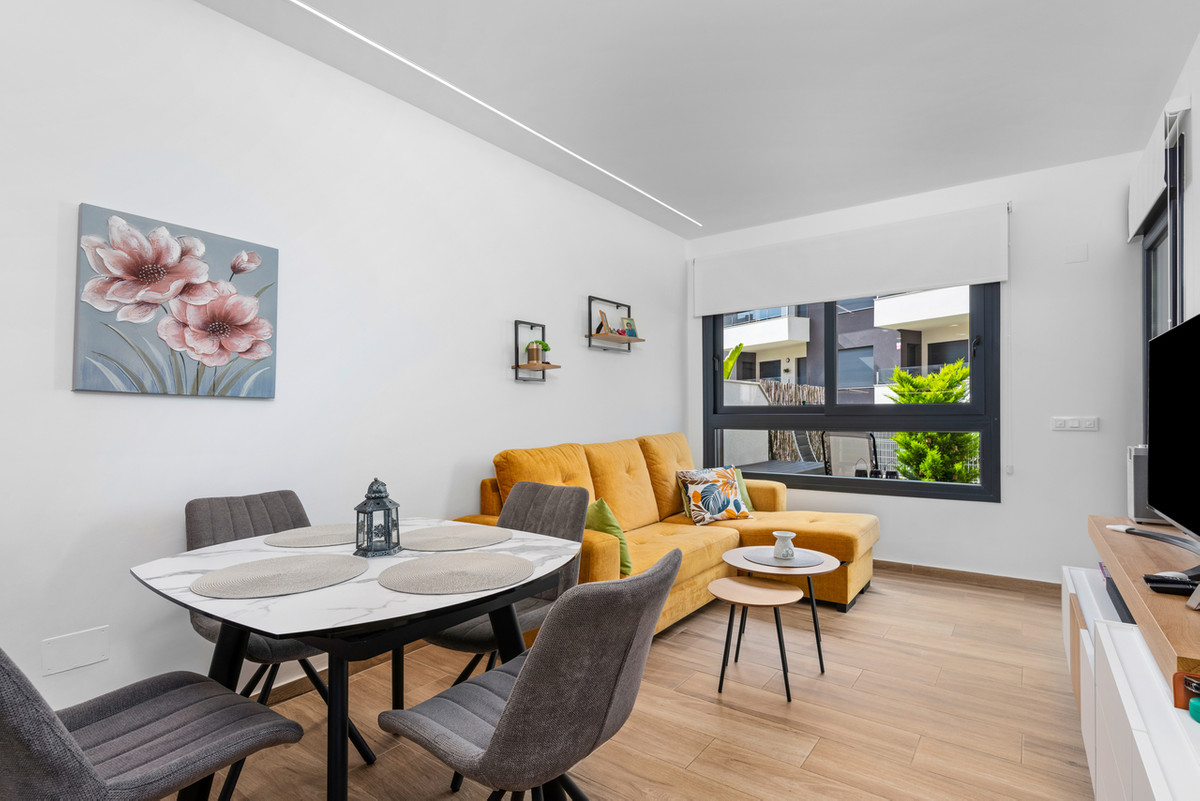 For sale - 2 Bedroom 2 Bathroom Apartment - Ground Floor Apartment in Orihuela - Villamartin  - Alicante