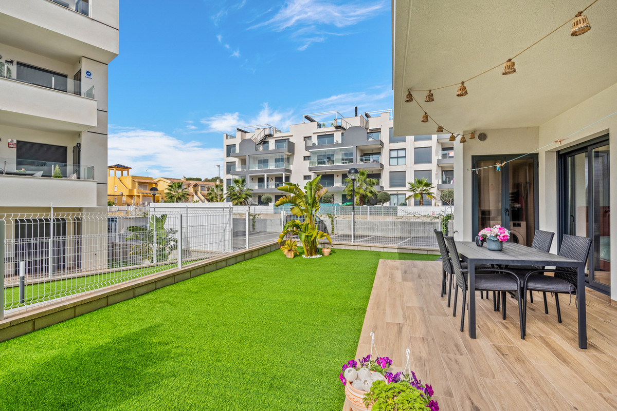For sale - 2 Bedroom 2 Bathroom Apartment - Ground Floor Apartment in Orihuela - Villamartin  - Alicante