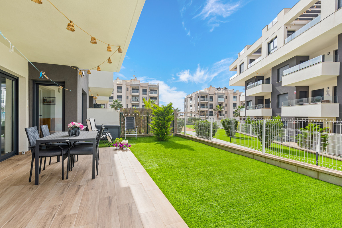 For sale - 2 Bedroom 2 Bathroom Apartment - Ground Floor Apartment in Orihuela - Villamartin  - Alicante