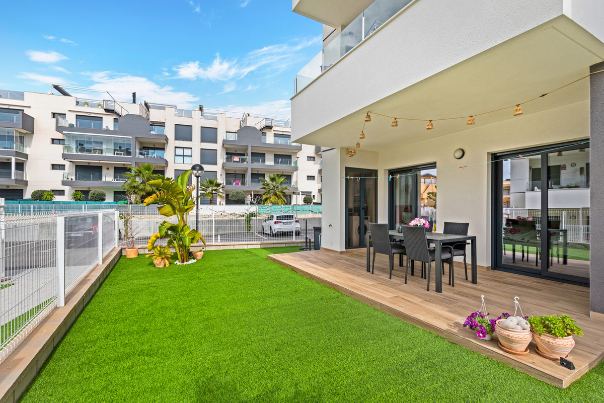 For sale - 2 Bedroom 2 Bathroom Apartment - Ground Floor Apartment in Orihuela - Villamartin  - Alicante