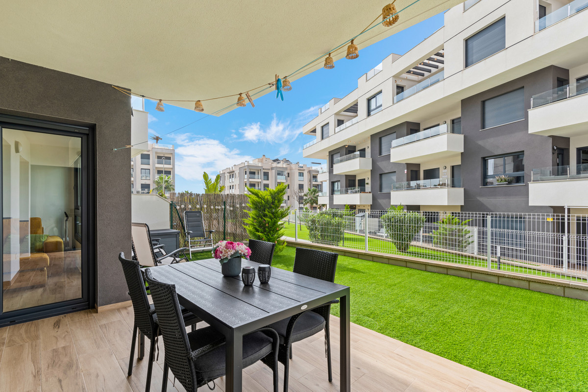 For sale - 2 Bedroom 2 Bathroom Apartment - Ground Floor Apartment in Orihuela - Villamartin  - Alicante