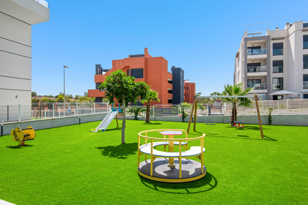 For sale - 2 Bedroom 2 Bathroom Apartment - Ground Floor Apartment in Orihuela - Villamartin  - Alicante
