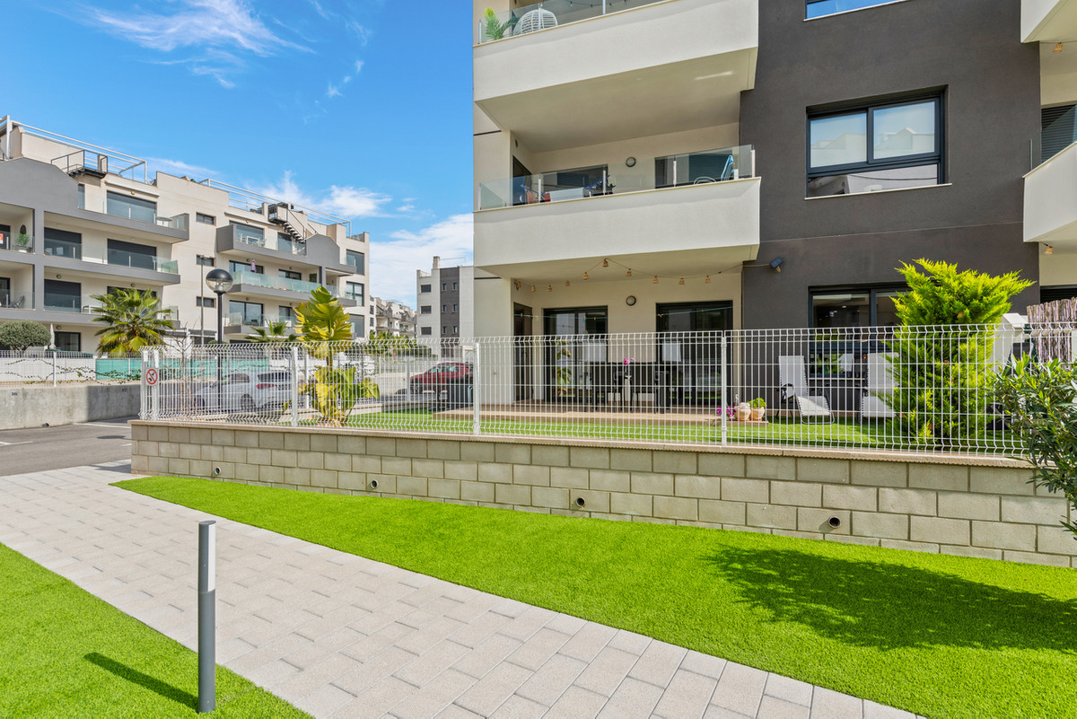 For sale - 2 Bedroom 2 Bathroom Apartment - Ground Floor Apartment in Orihuela - Villamartin  - Alicante