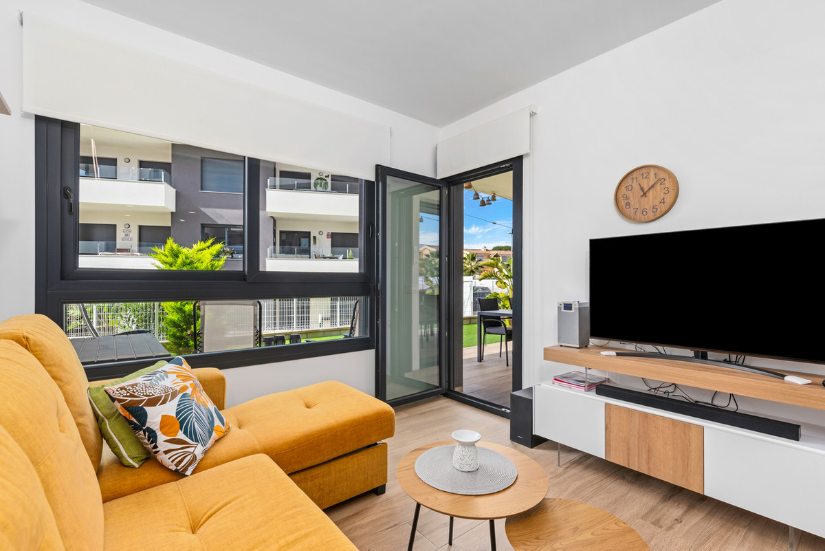 For sale - 2 Bedroom 2 Bathroom Apartment - Ground Floor Apartment in Orihuela - Villamartin  - Alicante