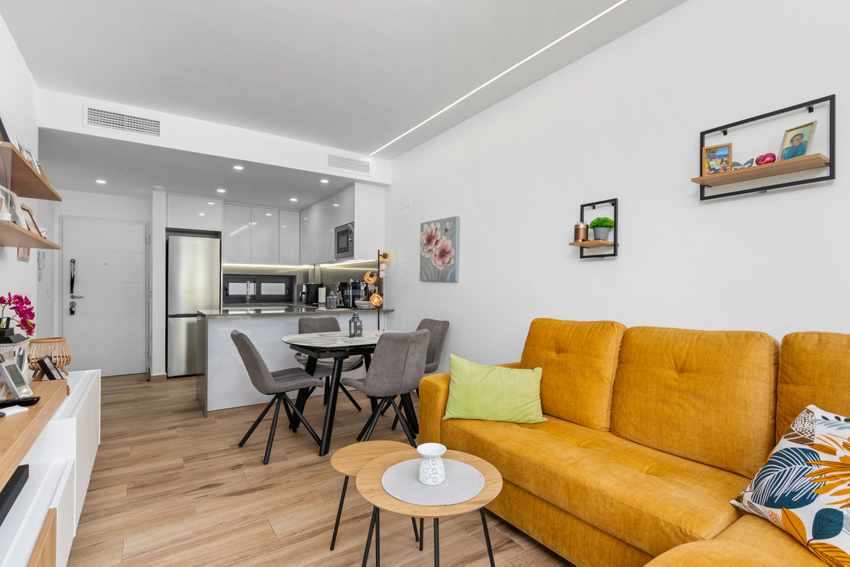 For sale - 2 Bedroom 2 Bathroom Apartment - Ground Floor Apartment in Orihuela - Villamartin  - Alicante