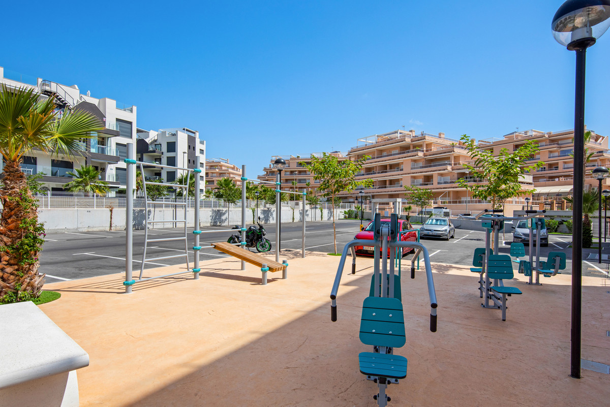For sale - 2 Bedroom 2 Bathroom Apartment - Ground Floor Apartment in Orihuela - Villamartin  - Alicante