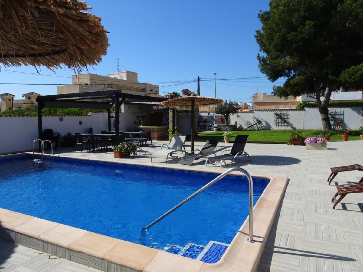 For sale - 9 Bedroom 7 Bathroom House - Detached Villa in Orihuela - Cabo Roig  - Alicante