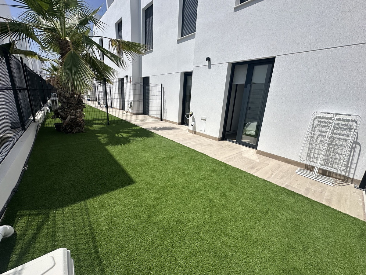 For sale - 3 Bedroom 2 Bathroom Apartment - Ground Floor Apartment in Orihuela - Punta Prima  - Alicante