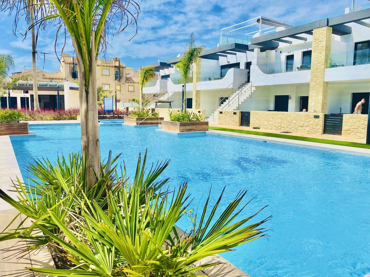 For sale - 3 Bedroom 2 Bathroom Apartment - Ground Floor Apartment in Orihuela - Punta Prima  - Alicante