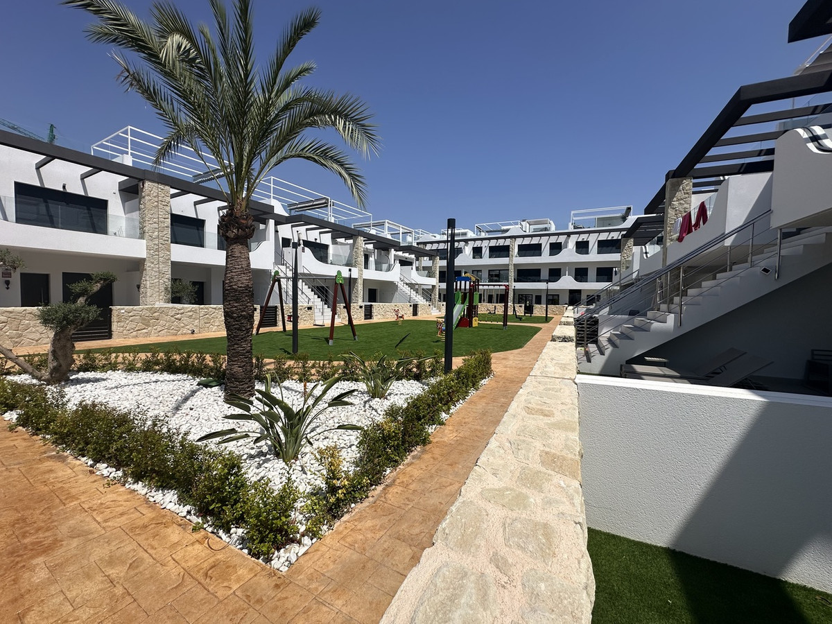 For sale - 3 Bedroom 2 Bathroom Apartment - Ground Floor Apartment in Orihuela - Punta Prima  - Alicante