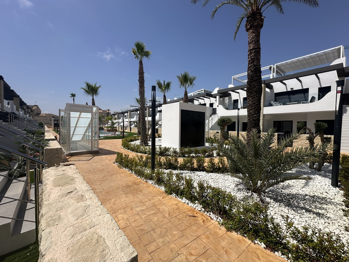 For sale - 3 Bedroom 2 Bathroom Apartment - Ground Floor Apartment in Orihuela - Punta Prima  - Alicante