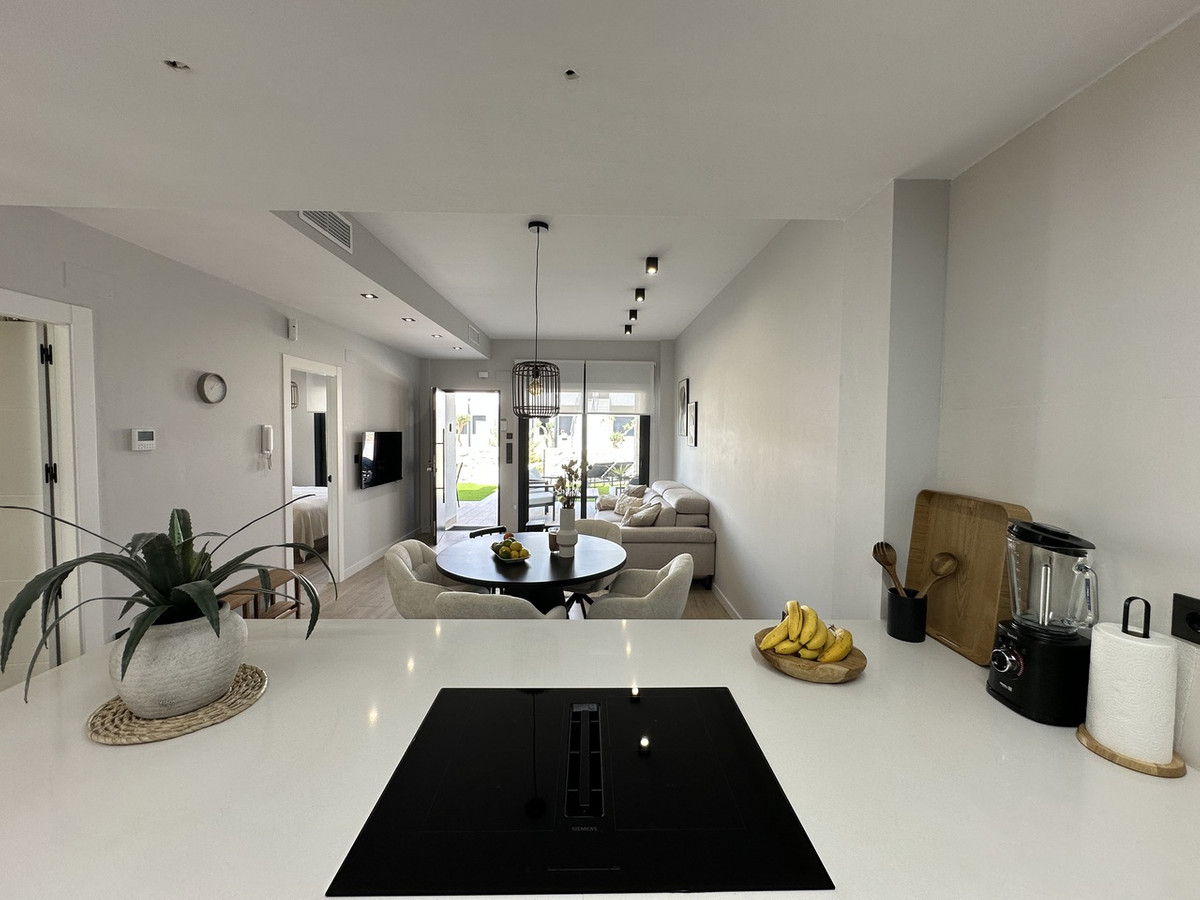 For sale - 3 Bedroom 2 Bathroom Apartment - Ground Floor Apartment in Orihuela - Punta Prima  - Alicante