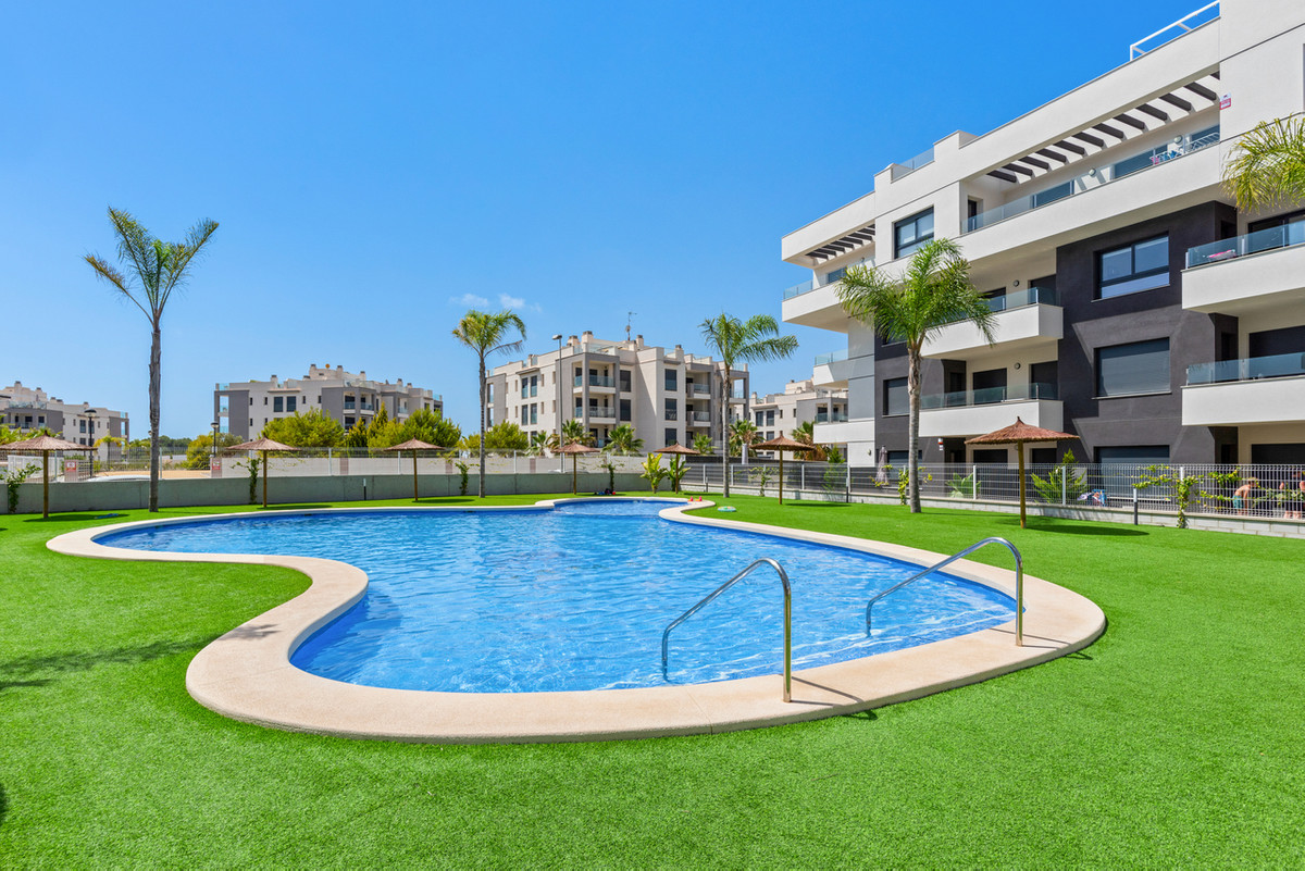 For sale - 2 Bedroom 2 Bathroom Apartment - Penthouse in Orihuela - Villamartin  - Alicante