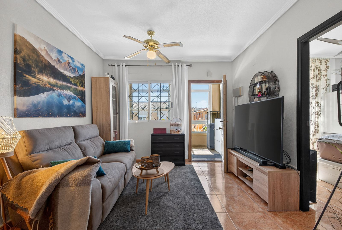 For sale - 2 Bedroom 1 Bathroom Apartment - Top Floor Apartment in Torrevieja - Torrevieja Centro  - Alicante
