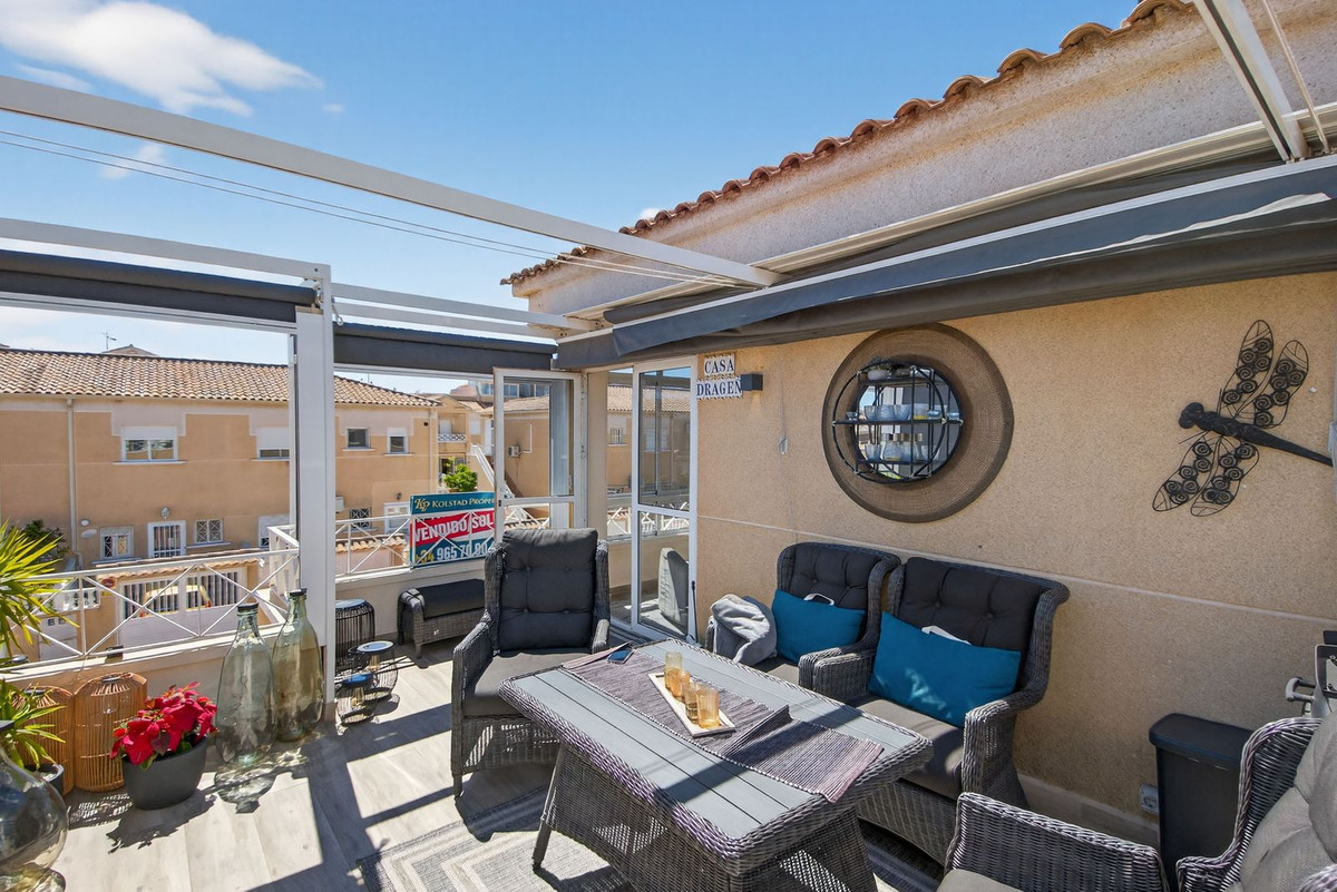 For sale - 2 Bedroom 1 Bathroom Apartment - Top Floor Apartment in Torrevieja - Torrevieja Centro  - Alicante