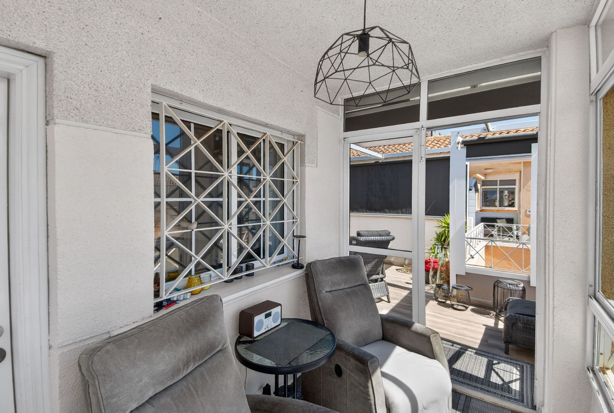 For sale - 2 Bedroom 1 Bathroom Apartment - Top Floor Apartment in Torrevieja - Torrevieja Centro  - Alicante