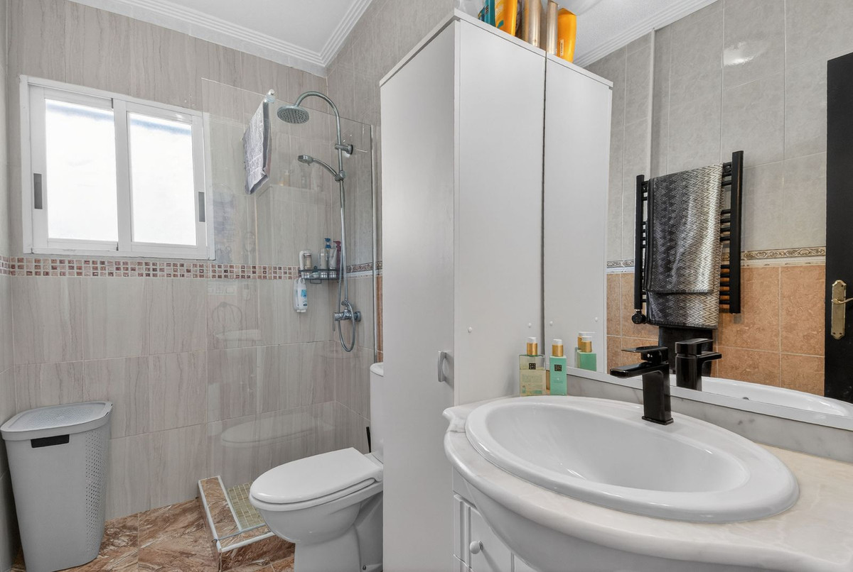 For sale - 2 Bedroom 1 Bathroom Apartment - Top Floor Apartment in Torrevieja - Torrevieja Centro  - Alicante