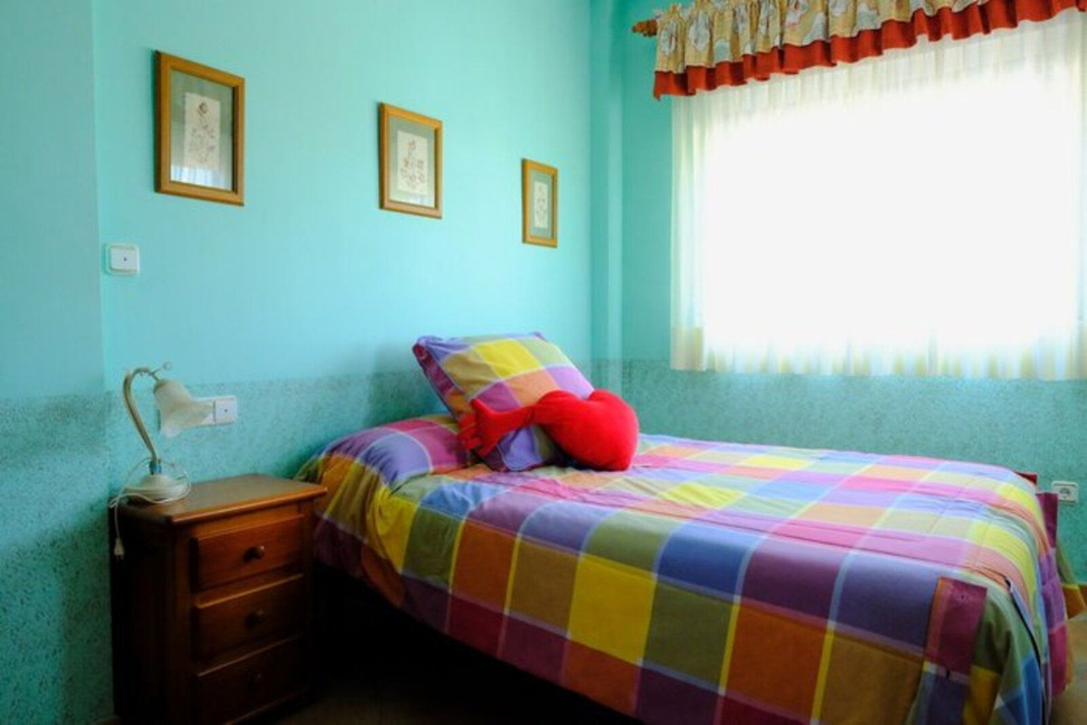 For sale - 5 Bedroom 4 Bathroom House - Detached Villa in Orihuela - Orihuela Centro  - Alicante