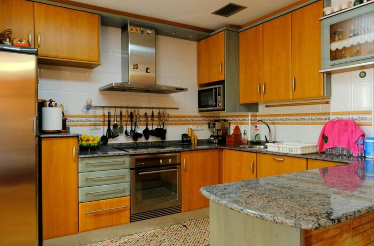 For sale - 5 Bedroom 4 Bathroom House - Detached Villa in Orihuela - Orihuela Centro  - Alicante