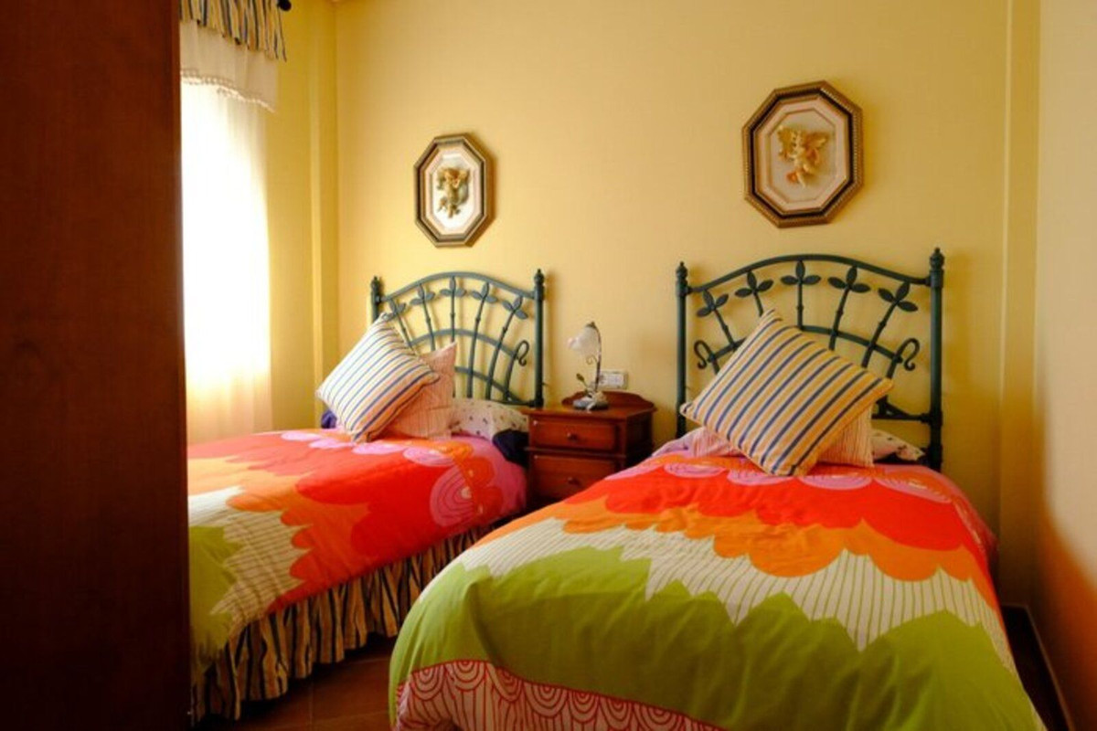 For sale - 5 Bedroom 4 Bathroom House - Detached Villa in Orihuela - Orihuela Centro  - Alicante