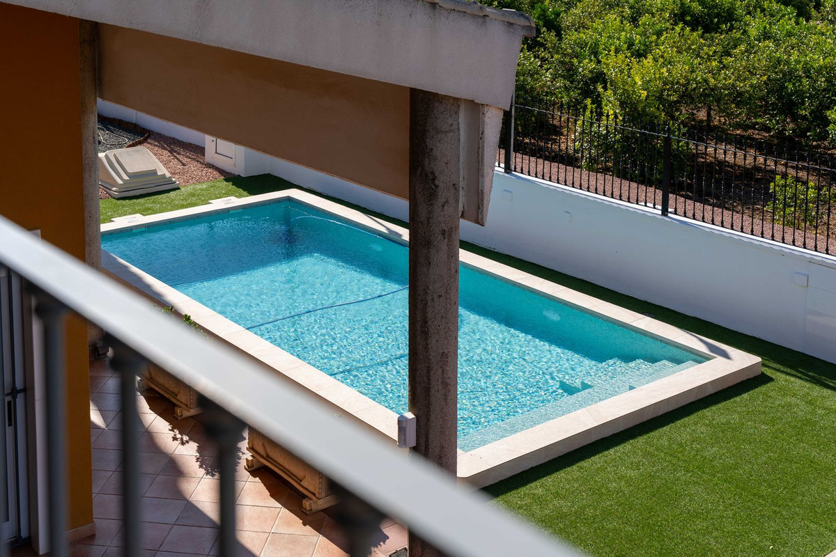 For sale - 5 Bedroom 4 Bathroom House - Detached Villa in Orihuela - Orihuela Centro  - Alicante