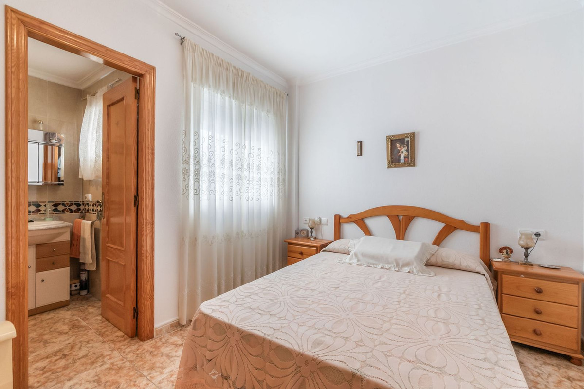 For sale - 3 Bedroom 2 Bathroom Apartment - Penthouse in Torrevieja - Torrevieja Centro  - Alicante