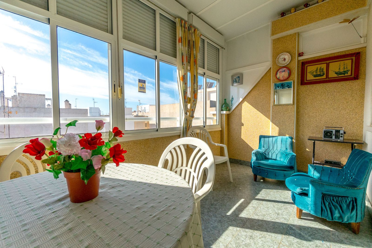 For sale - 3 Bedroom 2 Bathroom Apartment - Penthouse in Torrevieja - Torrevieja Centro  - Alicante