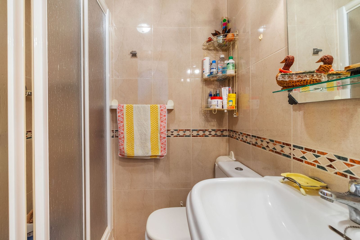 For sale - 3 Bedroom 2 Bathroom Apartment - Penthouse in Torrevieja - Torrevieja Centro  - Alicante