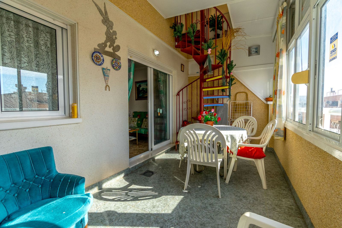 For sale - 3 Bedroom 2 Bathroom Apartment - Penthouse in Torrevieja - Torrevieja Centro  - Alicante