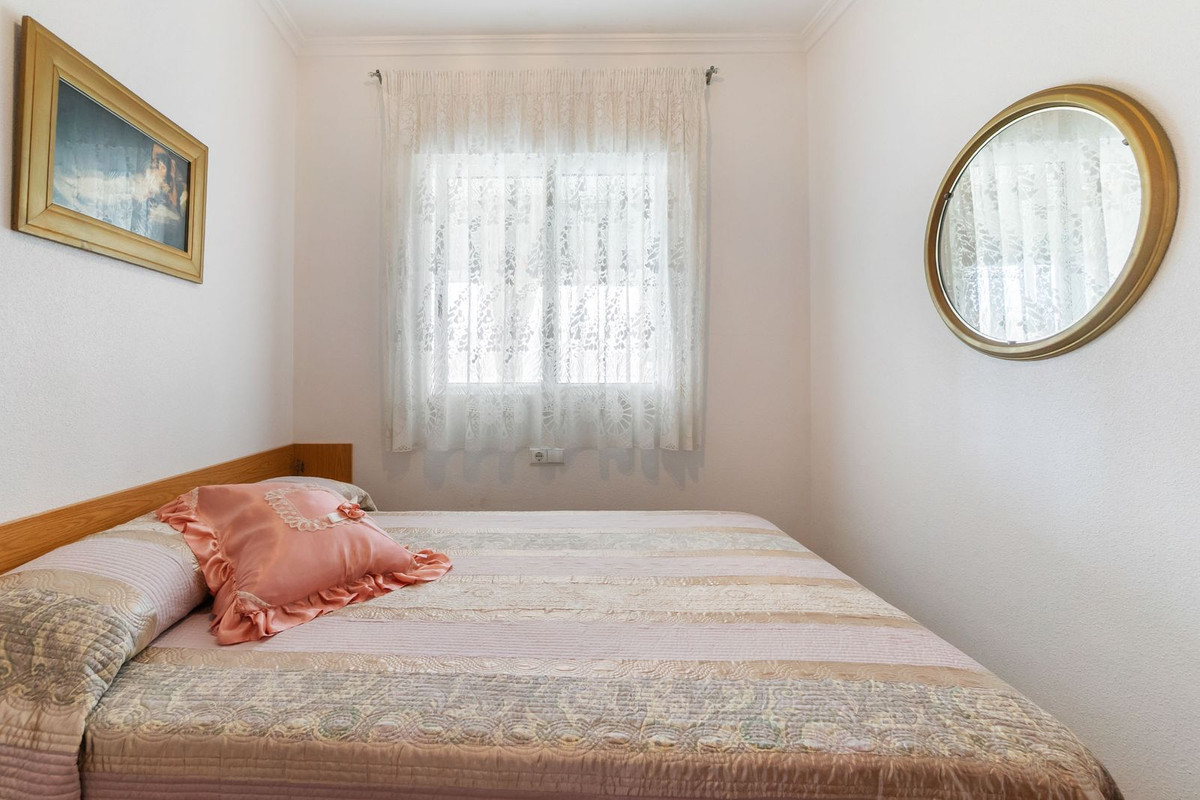 For sale - 3 Bedroom 2 Bathroom Apartment - Penthouse in Torrevieja - Torrevieja Centro  - Alicante