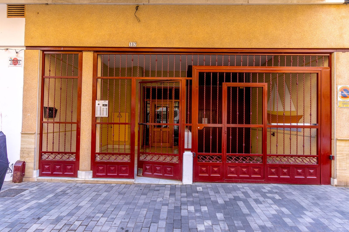 For sale - 3 Bedroom 2 Bathroom Apartment - Penthouse in Torrevieja - Torrevieja Centro  - Alicante