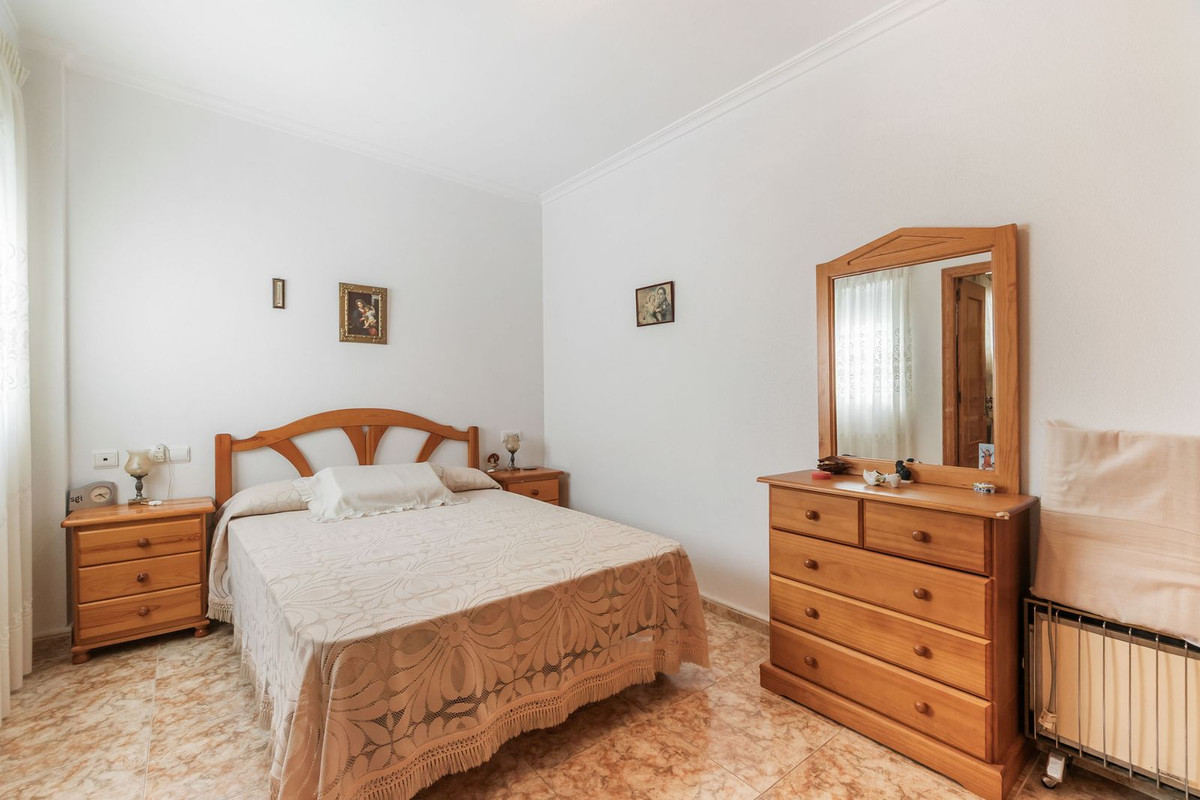 For sale - 3 Bedroom 2 Bathroom Apartment - Penthouse in Torrevieja - Torrevieja Centro  - Alicante