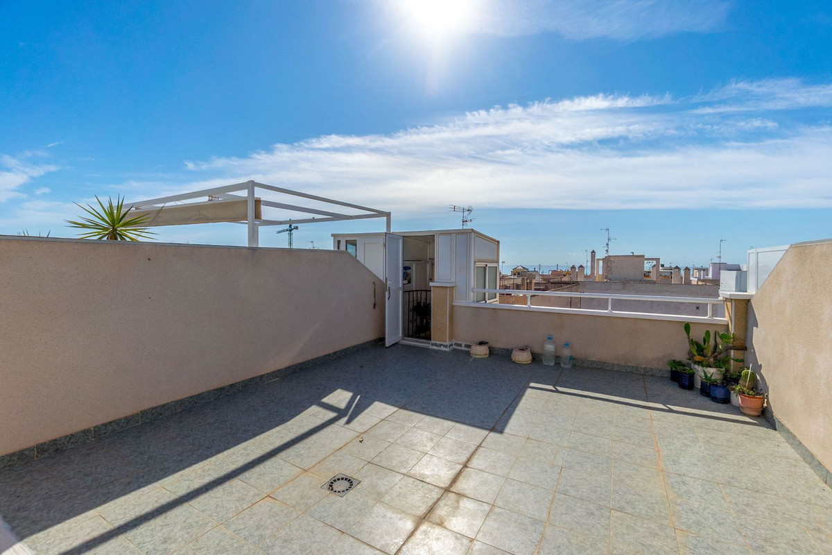 For sale - 3 Bedroom 2 Bathroom Apartment - Penthouse in Torrevieja - Torrevieja Centro  - Alicante