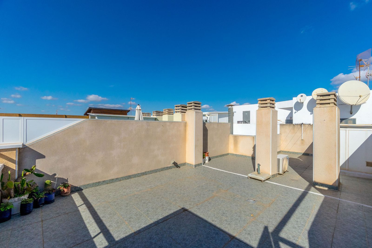 For sale - 3 Bedroom 2 Bathroom Apartment - Penthouse in Torrevieja - Torrevieja Centro  - Alicante