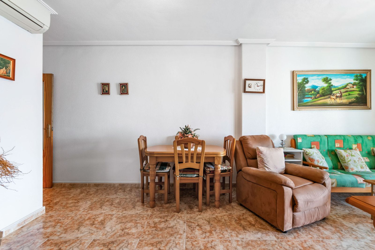 For sale - 3 Bedroom 2 Bathroom Apartment - Penthouse in Torrevieja - Torrevieja Centro  - Alicante