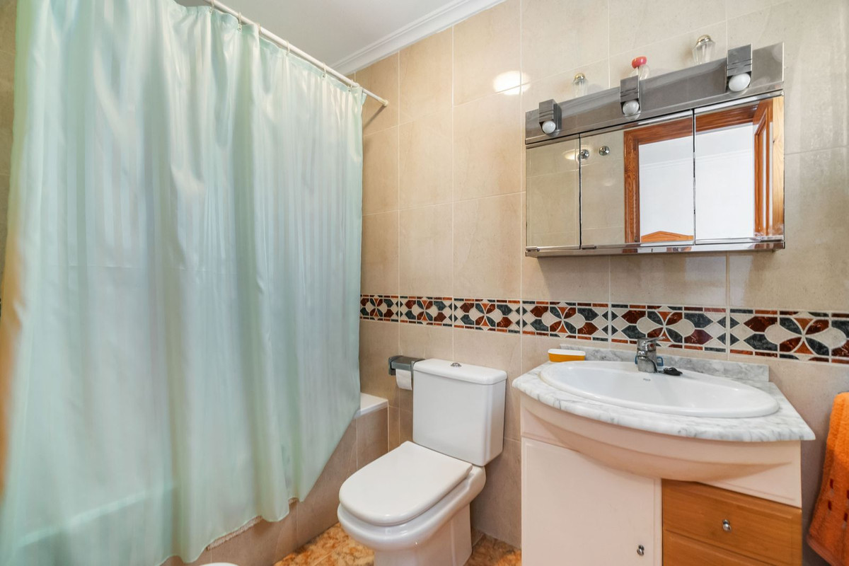 For sale - 3 Bedroom 2 Bathroom Apartment - Penthouse in Torrevieja - Torrevieja Centro  - Alicante