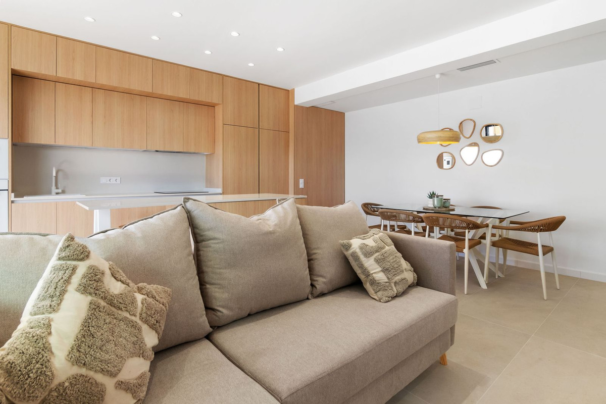 For sale - 3 Bedroom 2 Bathroom House - Detached Villa in Torrevieja - Torrevieja Centro  - Alicante