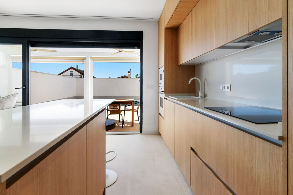 For sale - 3 Bedroom 2 Bathroom House - Detached Villa in Torrevieja - Torrevieja Centro  - Alicante