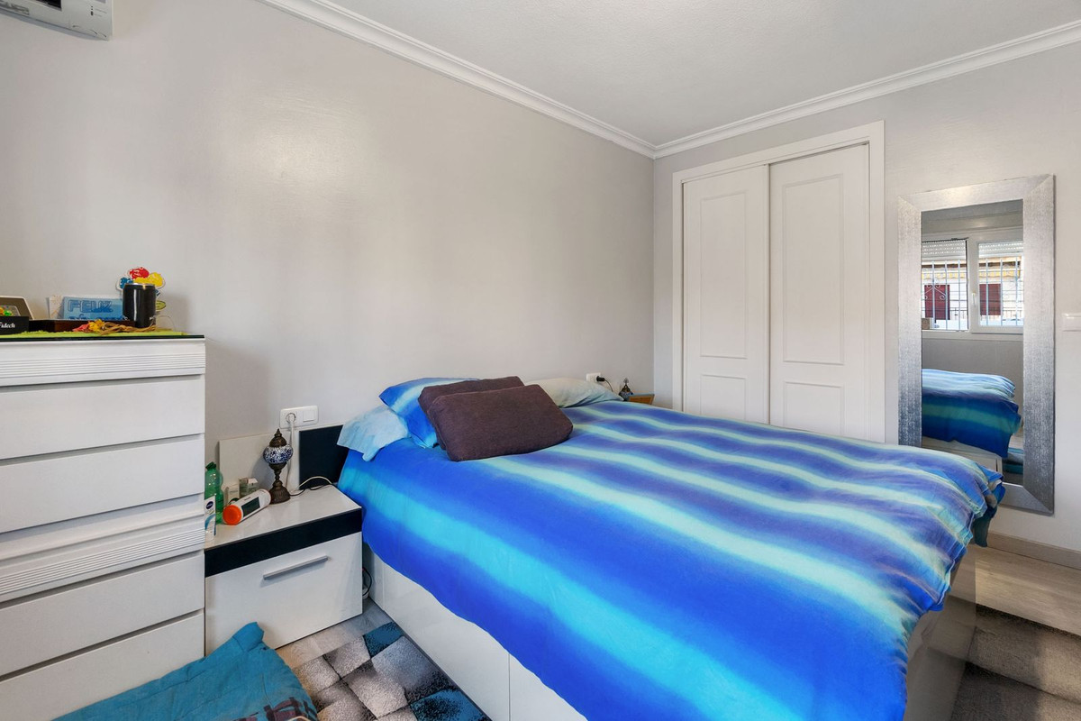 For sale - 3 Bedroom 2 Bathroom House - Townhouse in Torrevieja - Torrevieja Centro  - Alicante