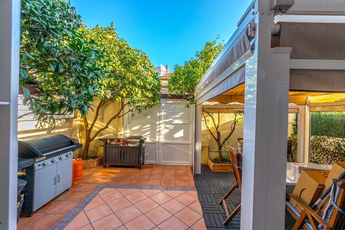 For sale - 3 Bedroom 2 Bathroom House - Townhouse in Torrevieja - Torrevieja Centro  - Alicante