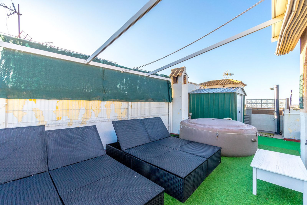 For sale - 3 Bedroom 2 Bathroom House - Townhouse in Torrevieja - Torrevieja Centro  - Alicante