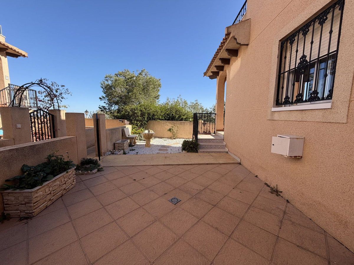 For sale - 3 Bedroom 2 Bathroom House - Semi-Detached House in Orihuela - Orihuela Costa  - Alicante