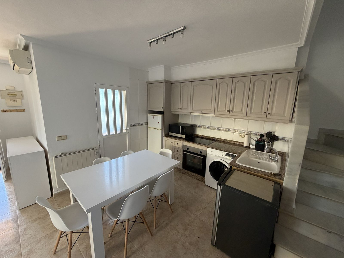 For sale - 3 Bedroom 2 Bathroom House - Semi-Detached House in Orihuela - Orihuela Costa  - Alicante