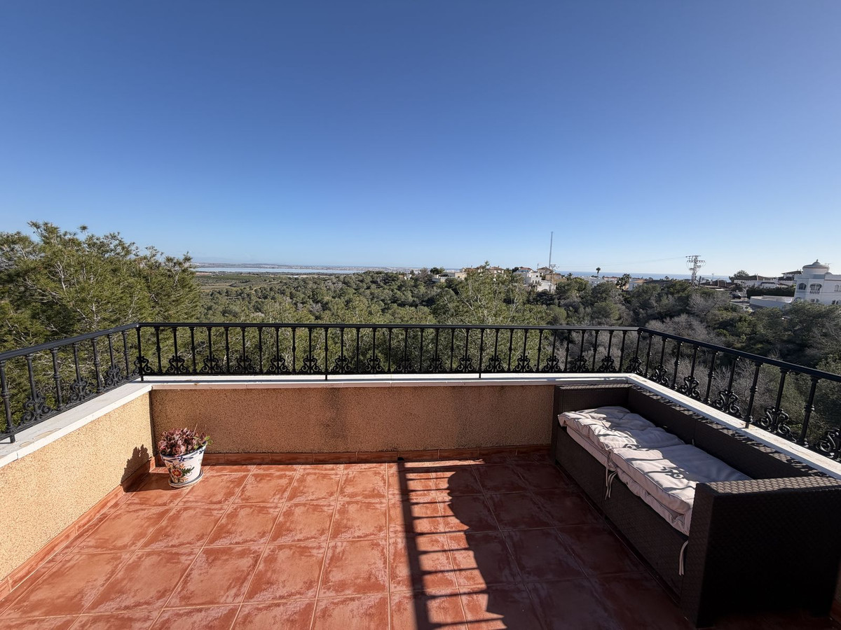 For sale - 3 Bedroom 2 Bathroom House - Semi-Detached House in Orihuela - Orihuela Costa  - Alicante