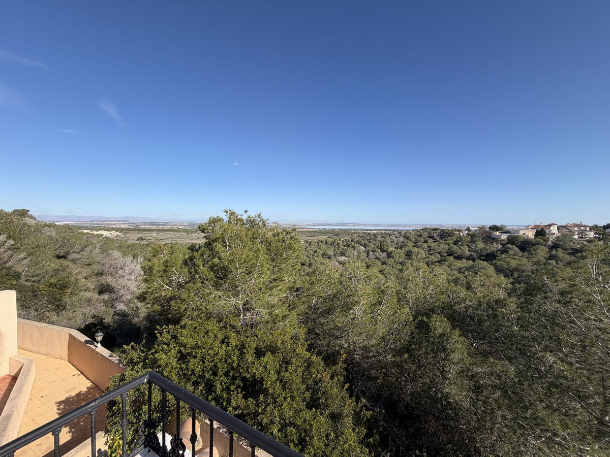 For sale - 3 Bedroom 2 Bathroom House - Semi-Detached House in Orihuela - Orihuela Costa  - Alicante